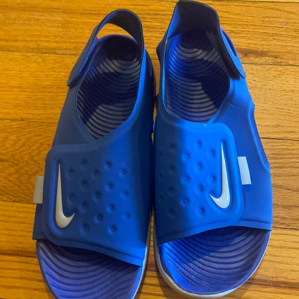 Little boys Nike sandals